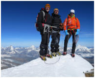 Drei glückliche Bergsteiger auf der Dufourspitze